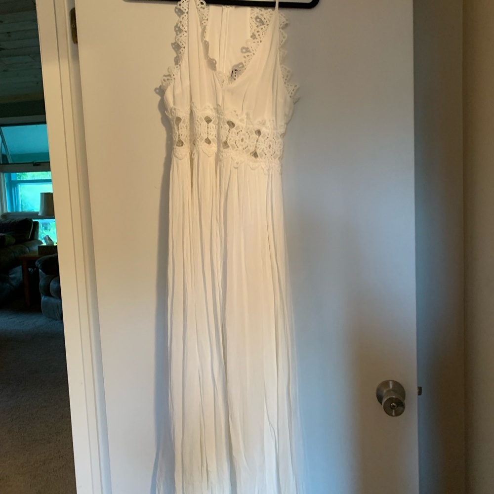 Lulu’s white Maci Dress M - Picture 2 of 2